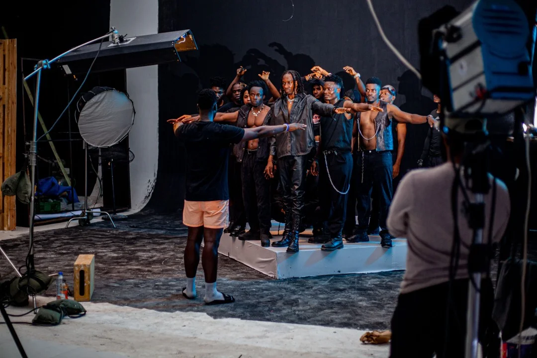 爆料社区创作团队工作场景